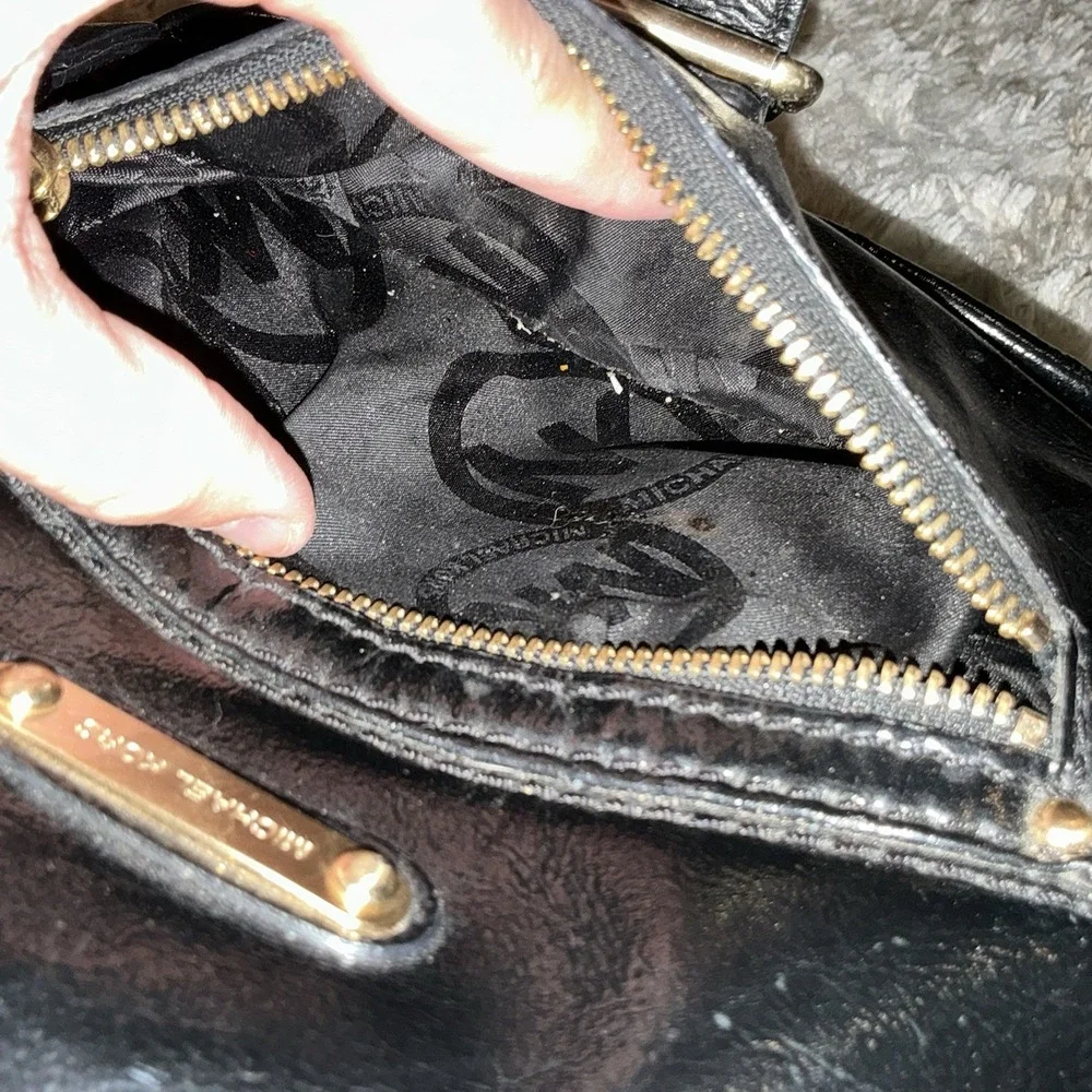 Michael Kors Black Patent Leather Austin Slouchy Bag‎